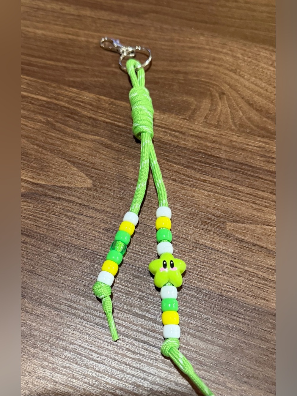 Cute Green Star Bead Keychain for Kids - Fun Accessory